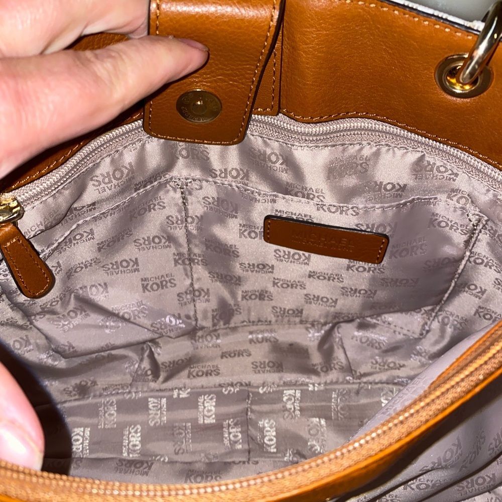 Michael Kors Signature MK Vanilla Acorn Fulton Chain Leather Tote - Picture 12 of 15
